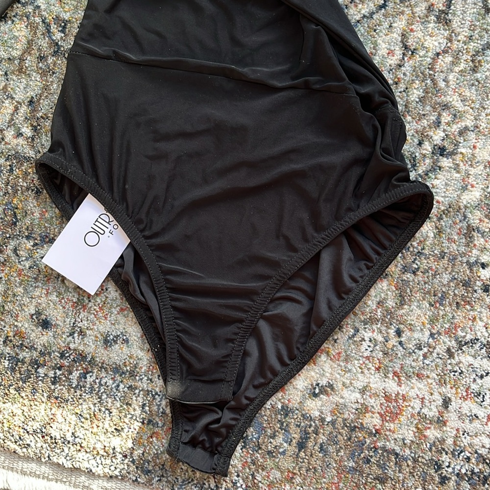 NWT (in black) sexy bodysuit - long sleeve open back - Picture 14 of 17